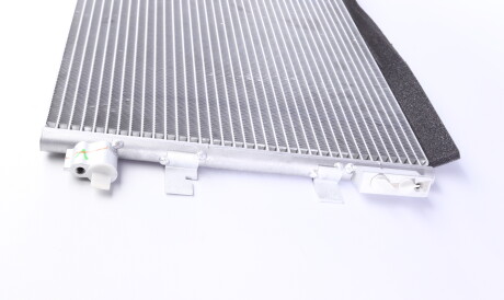 Фото 3 - Радіатор кондиціонера Valeo 814187