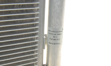 Фото 3 - Радиатор кондиционера Valeo 814191