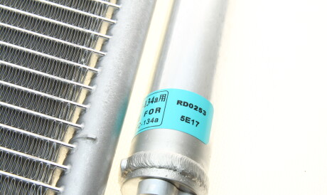 Фото 3 - Радиатор кондиционера Valeo 814195