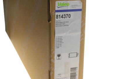 Фото 2 - Радиатор кондиционера Valeo 814370