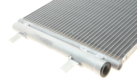 Фото 4 - Радиатор кондиционера Valeo 814370