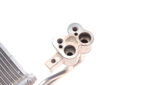 Фото 4 - Радиатор кондиционера Valeo 814379