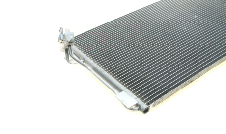 Фото 3 - Радіатор кондиціонера Valeo 814391