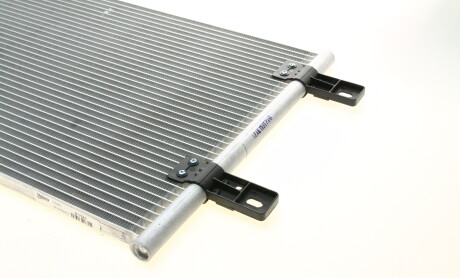 Фото 8 - Радіатор кондиціонера Valeo 817645