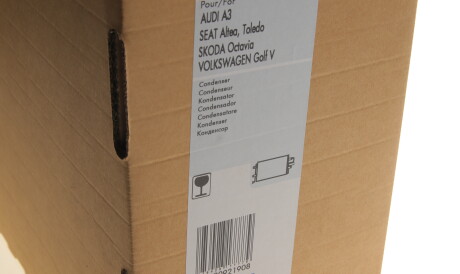 Фото 2 - Радиатор кондиционера Valeo 817777