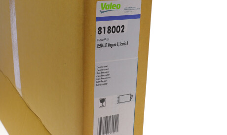 Фото 2 - Радиатор кондиционера Valeo 818002