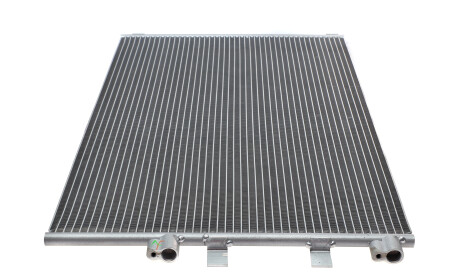 Фото 5 - Радиатор кондиционера Valeo 818002