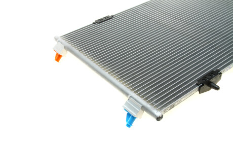 Фото 7 - Радиатор кондиционера Valeo 818015