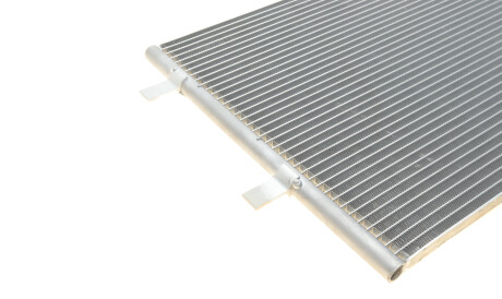 Фото 3 - Радіатор кондиціонера Valeo 818046