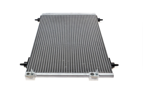 Фото 5 - Радіатор кондиціонера Valeo 818171