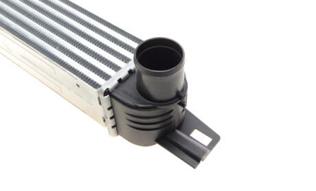 Фото 5 - Интеркулер Valeo 818545