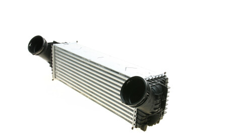 Фото 3 - Интеркулер Valeo 818562