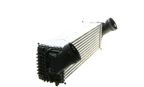 Фото 4 - Интеркулер Valeo 818562