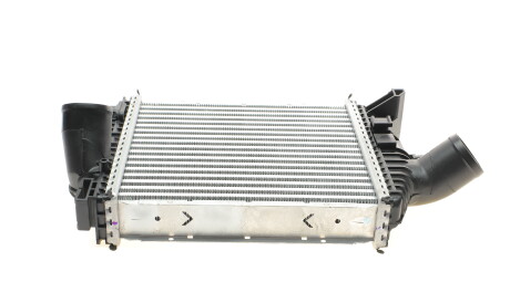 Фото 3 - Интеркулер Valeo 818590