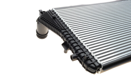 Фото 3 - Інтеркулер Valeo 818674