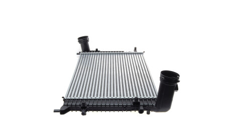 Фото 7 - Интеркулер Valeo 818675