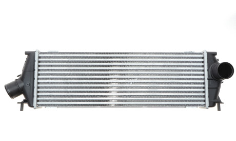 Фото 3 - Интеркулер Valeo 818771