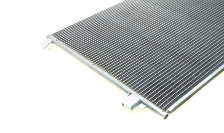 Фото 3 - Радіатор кондиціонера Valeo 822559