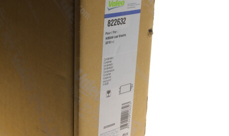 Фото 2 - Радіатор кондиціонера Valeo 822632