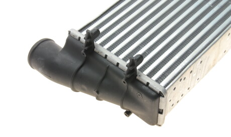 Фото 3 - Интеркулер Van Wezel 03004112