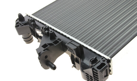 Фото 3 - Радиатор охлаждения двигателя Van Wezel 17002398