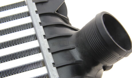 Фото 3 - Интеркулер Van Wezel 18014710