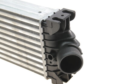 Фото 8 - Интеркулер Van Wezel 18014710