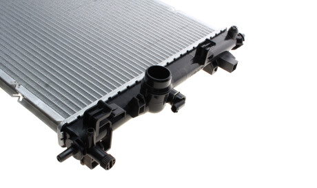 Фото 3 - Радиатор охлаждения двигателя Van Wezel 37012710