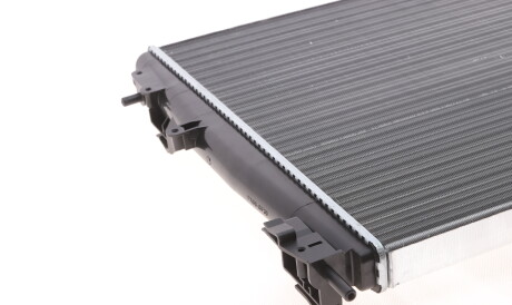 Фото 3 - Радиатор охлаждения двигателя Van Wezel 43002309