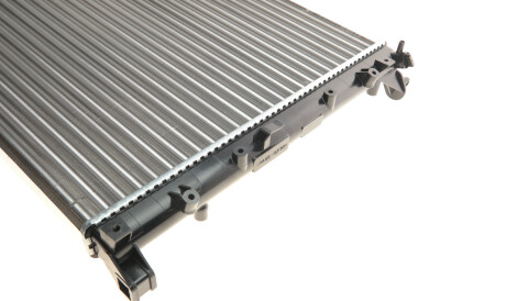 Фото 3 - Радиатор охлаждения двигателя Van Wezel 43002313