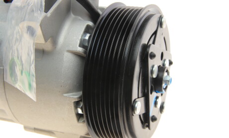 Фото 4 - Компрессор кондиционера Van Wezel 4300K630