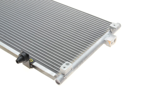 Фото 3 - Радіатор кондиціонера Van Wezel 51005077