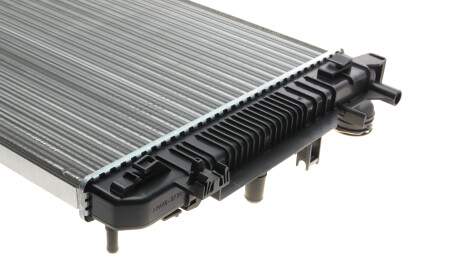 Фото 3 - Радиатор охлаждения двигателя Van Wezel 58002271