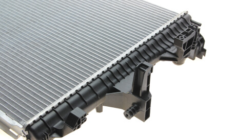 Фото 3 - Радиатор охлаждения двигателя Van Wezel 58002317