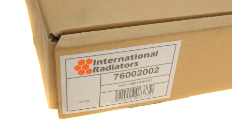 Фото 2 - Радиатор охлаждения двигателя Van Wezel 76002002