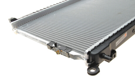 Фото 3 - Радиатор охлаждения двигателя Van Wezel 81002135