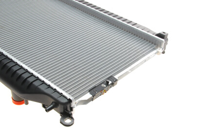 Фото 4 - Радиатор охлаждения двигателя Van Wezel 81002135