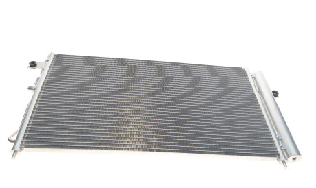 Фото 3 - Радіатор кондиціонера Van Wezel 82005178