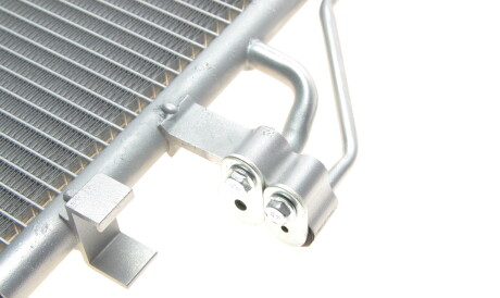 Фото 3 - Радиатор кондиционера Van Wezel 82005279