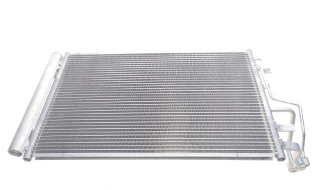 Фото 3 - Радіатор кондиціонера Van Wezel 83005102