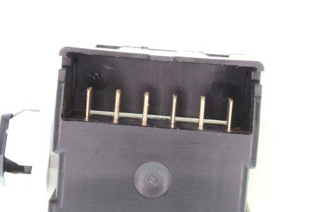 Фото 3 - Датчик стоп сигнала VEMO V33-73-0002 (V33730002)