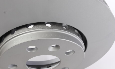 Фото 3 - Тормозной диск ZIMMERMANN 470.2437.20 (470243720)