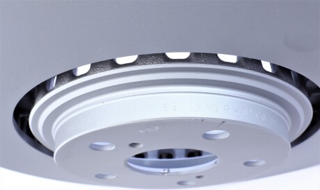 Фото 3 - Тормозной диск ZIMMERMANN 590.2825.20 (590282520)